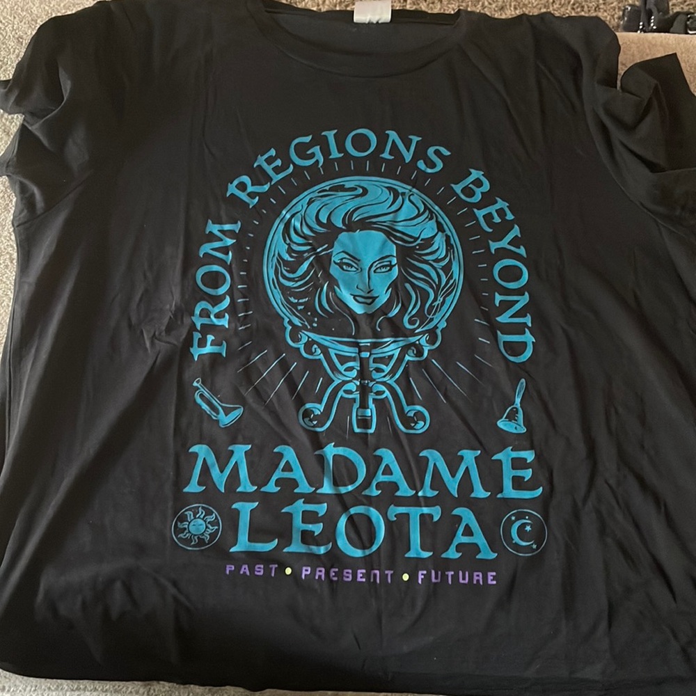 BNWT Disney haunted mansion T-Shirt sz XL